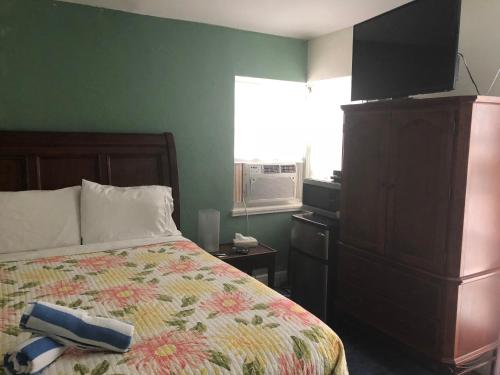 Calypso Inn Wilton Gay Male Resort - photo 10