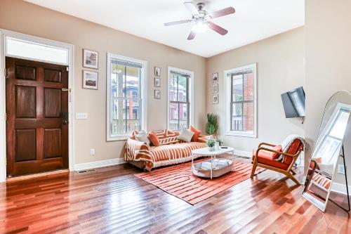 Near Starland & River St Private Patio & BBQ Parking — 4-Star Luxury Hotel in Savannah, United States
