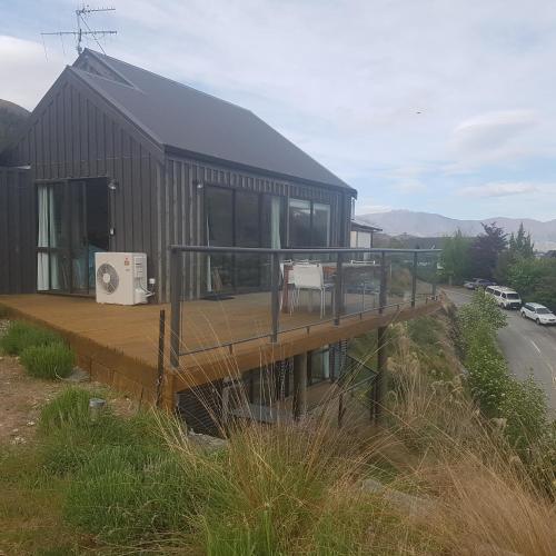 LakeView Panoramas in Queenstown, New Zealand