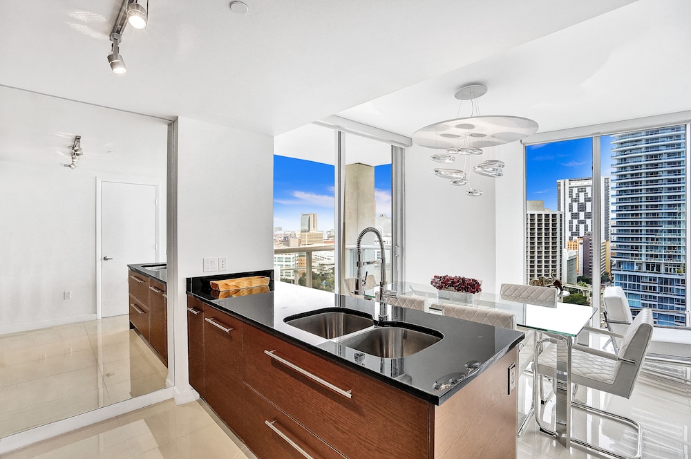 Sky City At Icon Brickell - photo 16