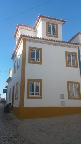 Casa Amarela Ericeira center by the beach — 4-Star Luxury Hotel in Ericeira, Portugal