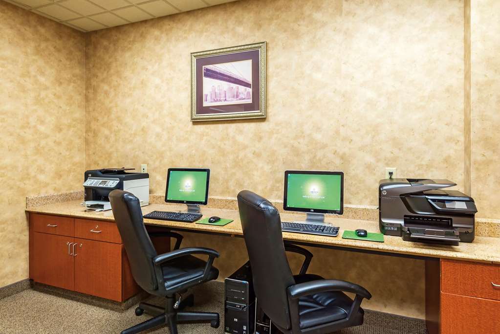 La Quinta Inn & Suites by Wyndham Kennewick - photo 43