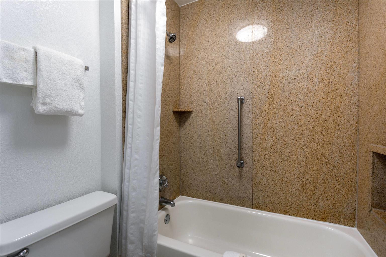 Baymont by Wyndham Tallahassee - photo 22