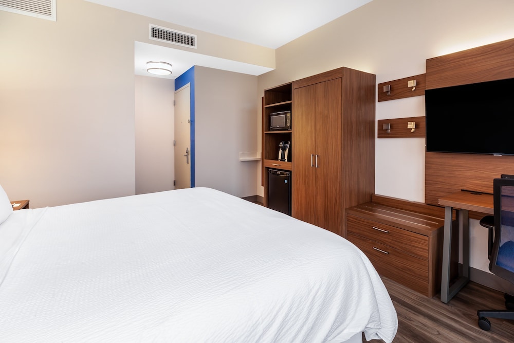 Holiday Inn Express NYC Brooklyn Sunset Park by IHG - photo 13