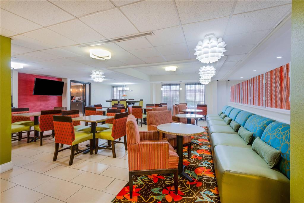 La Quinta Inn & Suites Summersville New River National Park - photo 21