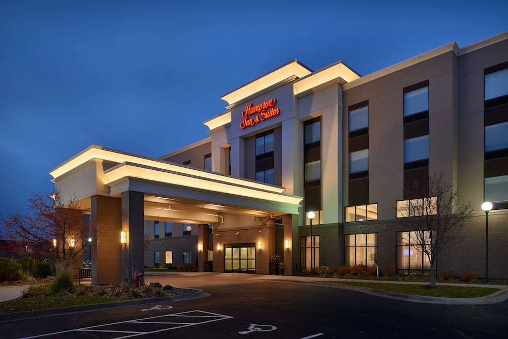 Hampton Inn & Suites Rogers - photo 40