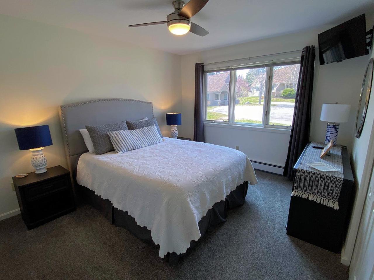 G3 Classy Bretton townhome with AC fast wifi great mountain views right on the golf course - photo 17
