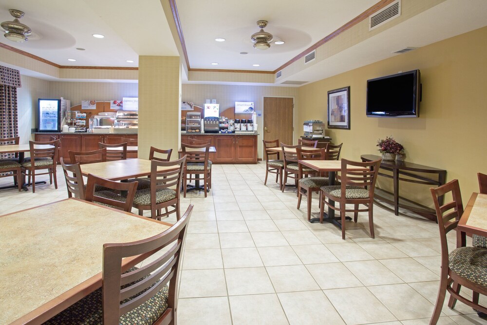 Abilene Inn & Suites - photo 24