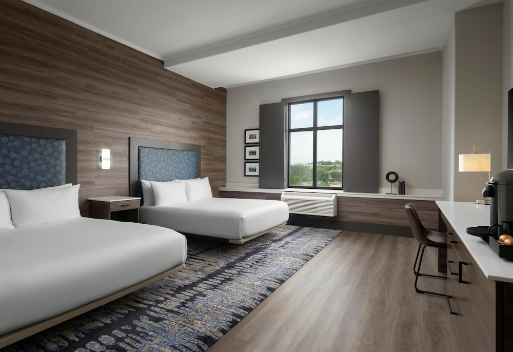 The Oread Lawrence Tapestry Collection by Hilton - photo 58