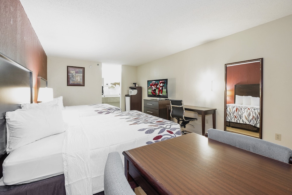 Red Roof Inn & Suites Rome - photo 26