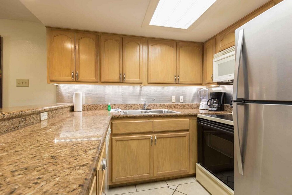 Bahia Mar Solare Tower 6th floor Oceanview Condo 3bd 3ba w Pools - photo 33