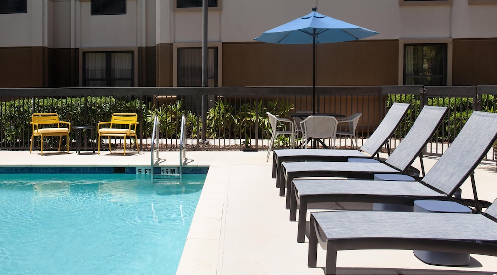 Hampton Inn & Suites Tampa North - photo 41