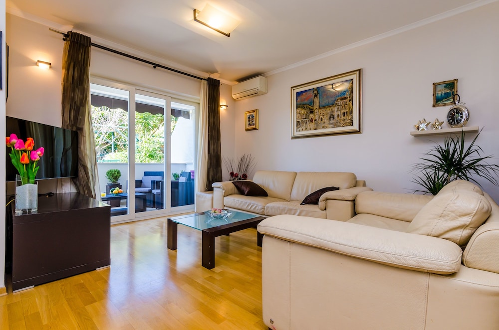 Magellan Deluxe Two — 4-Star Luxury Hotel in Dubrovnik, Croatia