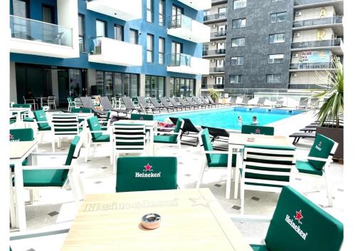 Alma 163 Pool by N10 — 4-Star Luxury Hotel in Navodari, Romania