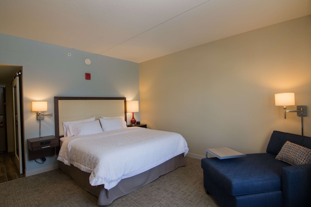Hampton Inn & Suites Tulsa Downtown - photo 13