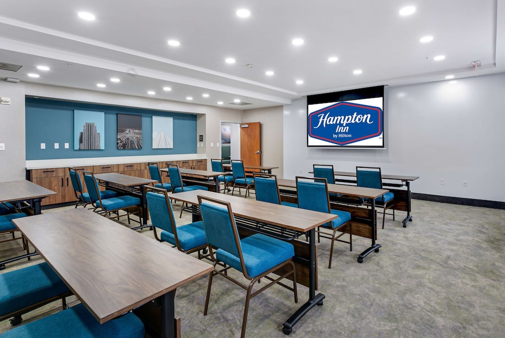 Hampton Inn Houston Pearland - photo 53