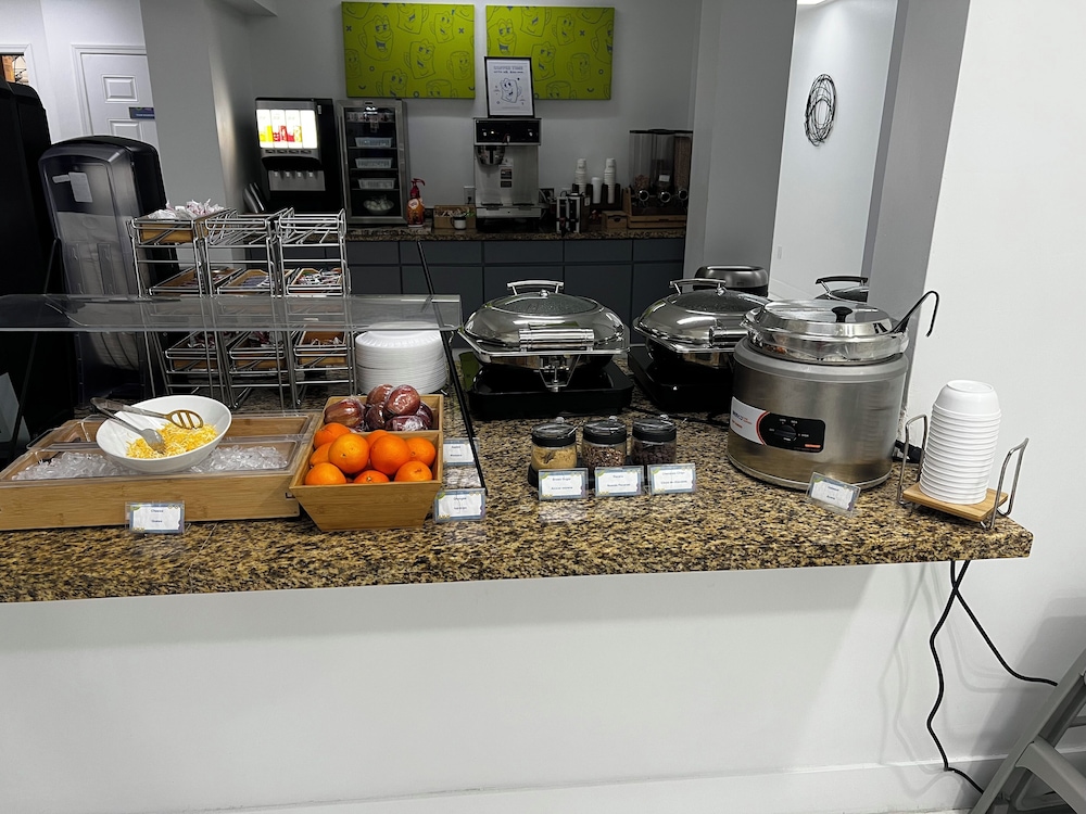 Baymont by Wyndham Jacksonville Airport - photo 21