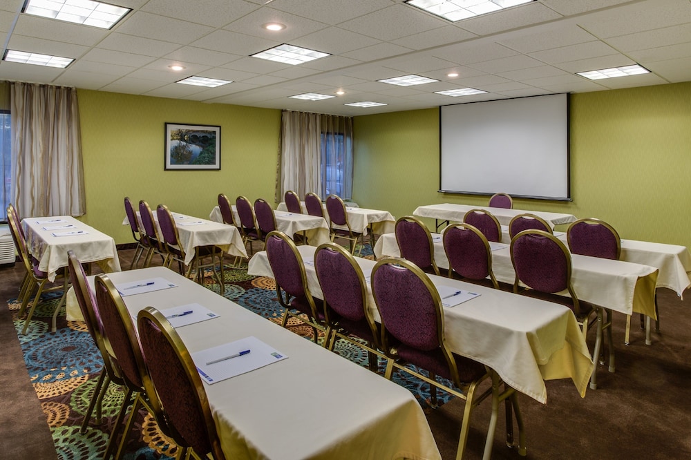 Holiday Inn Express Hunt Valley by IHG - photo 32