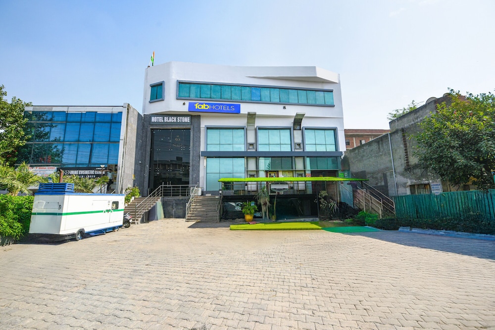 FabHotel Black Stone Palace in Ghaziabad, India