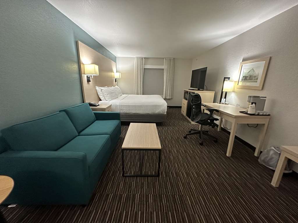 Best Western Watertown - photo 11
