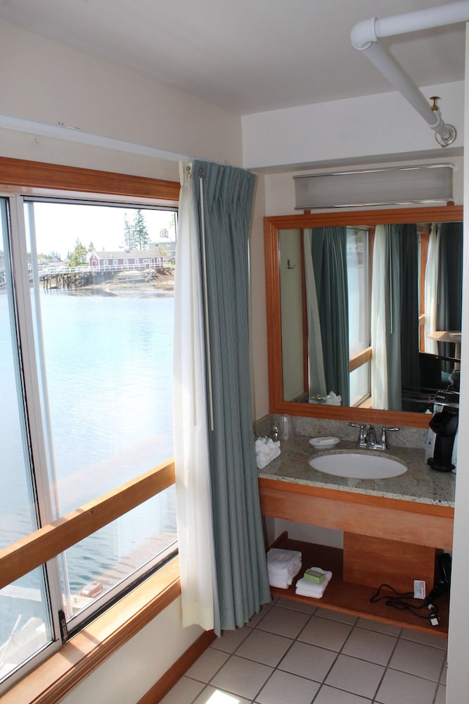 Tugboat Inn - photo 112