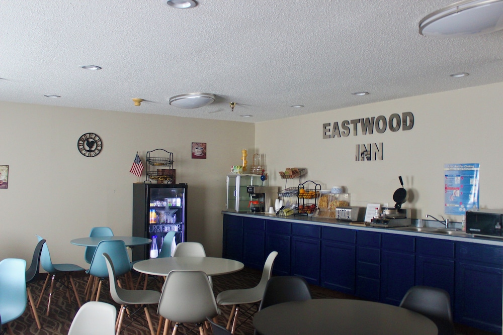 Eastwood Inn - photo 15