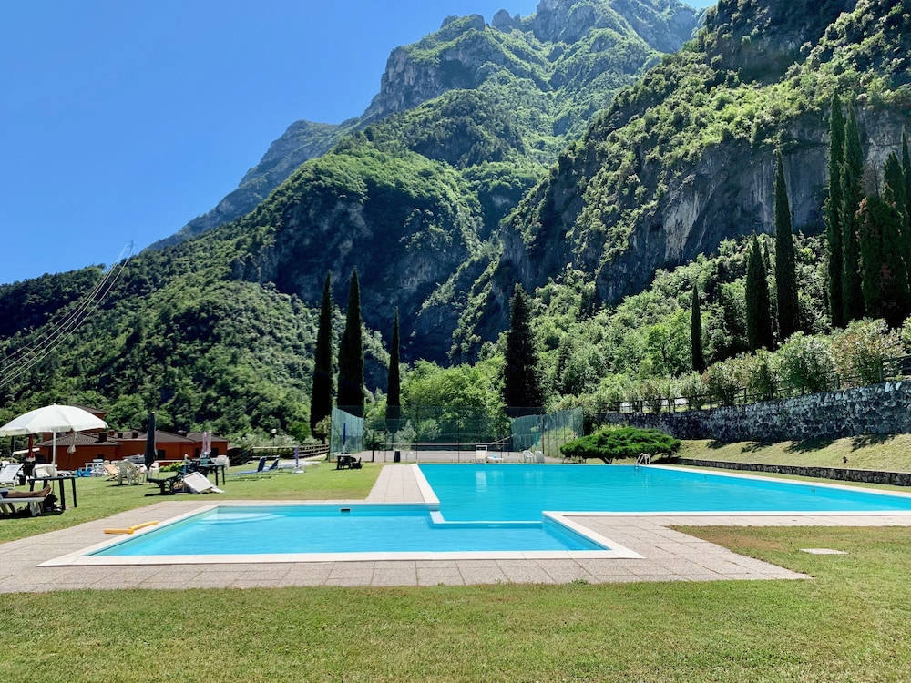 Sky&Pool Dom — 4-Star Luxury Hotel in Riva Del Garda, Italy
