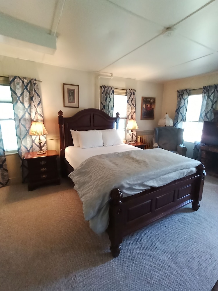 Arlington Inn - photo 24