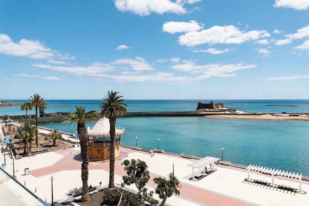 Blue Marina Suites Boutique Apartments — 4-Star Luxury Hotel in Arrecife, Spain