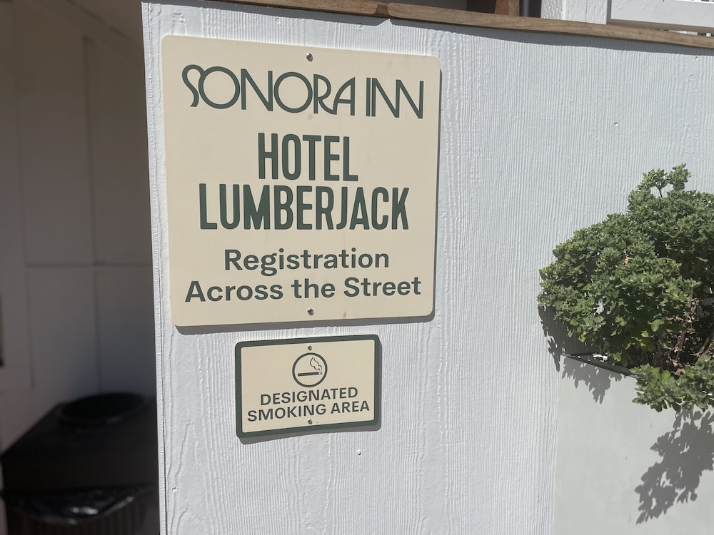 The Lumberjack Hotel - photo 50