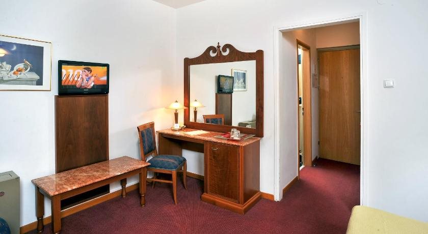 Asteras Hotel Larissa — Larisa