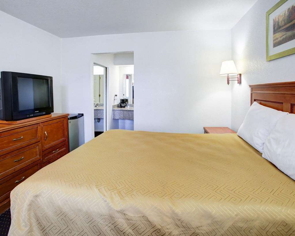 Econo Lodge Temple - photo 17