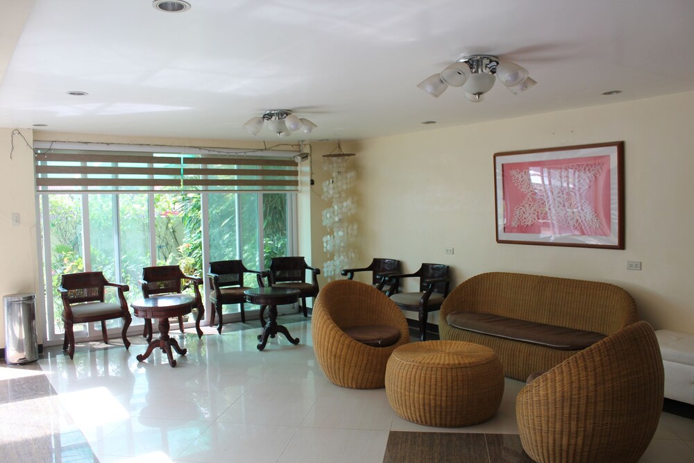 Las Brisas Garden Resort — Balabag — photo 3