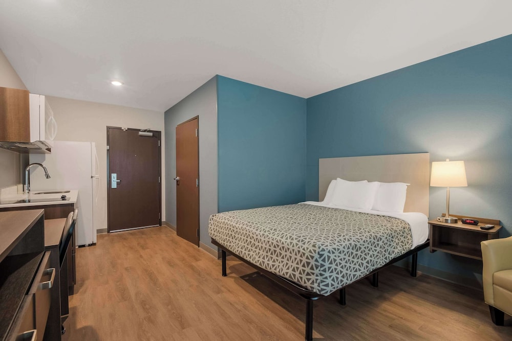 WoodSpring Suites Bellflower Los Angeles - photo 18