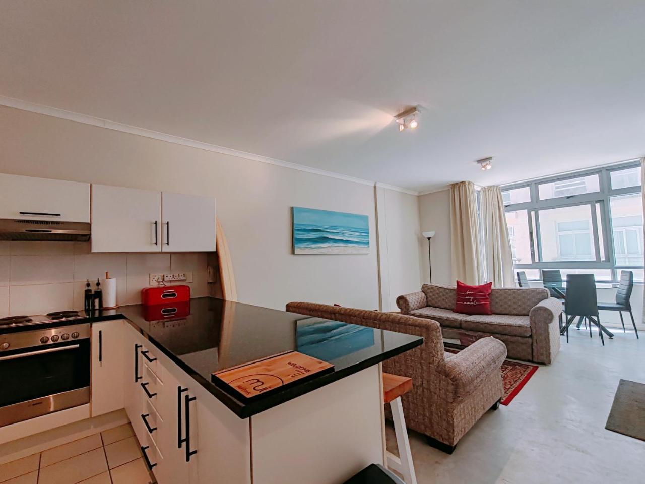 Oceans Place Empire Apartment — 4-Star Luxury Hotel in Cape Town, South Africa