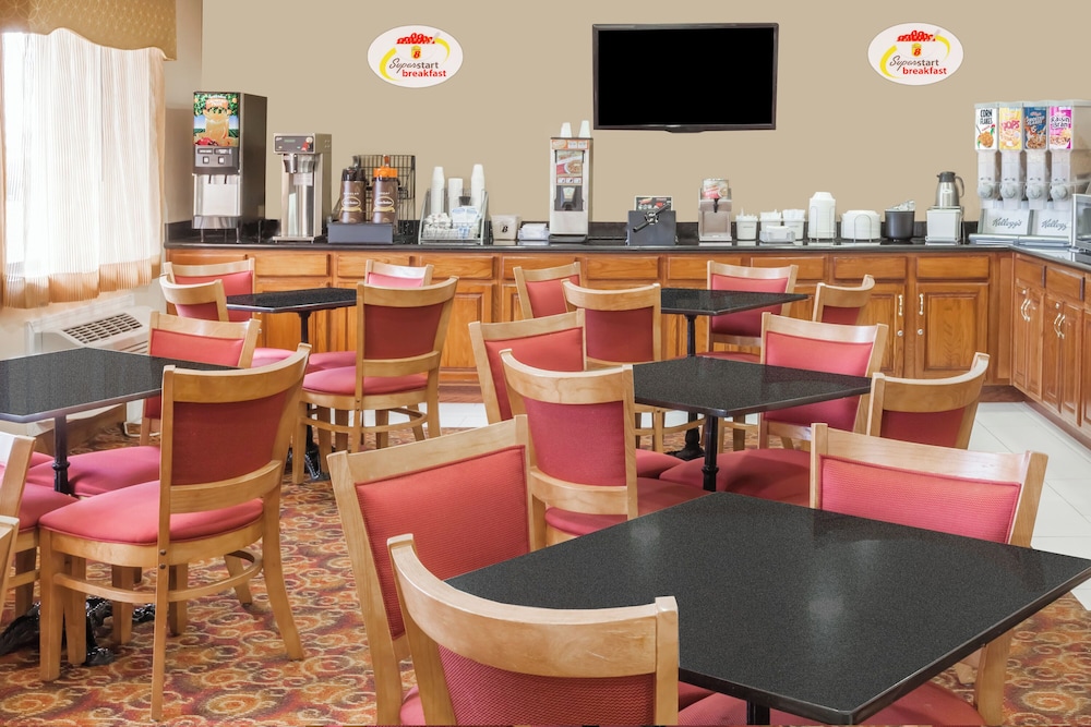 Super 8 by Wyndham Bowling Green South - photo 13