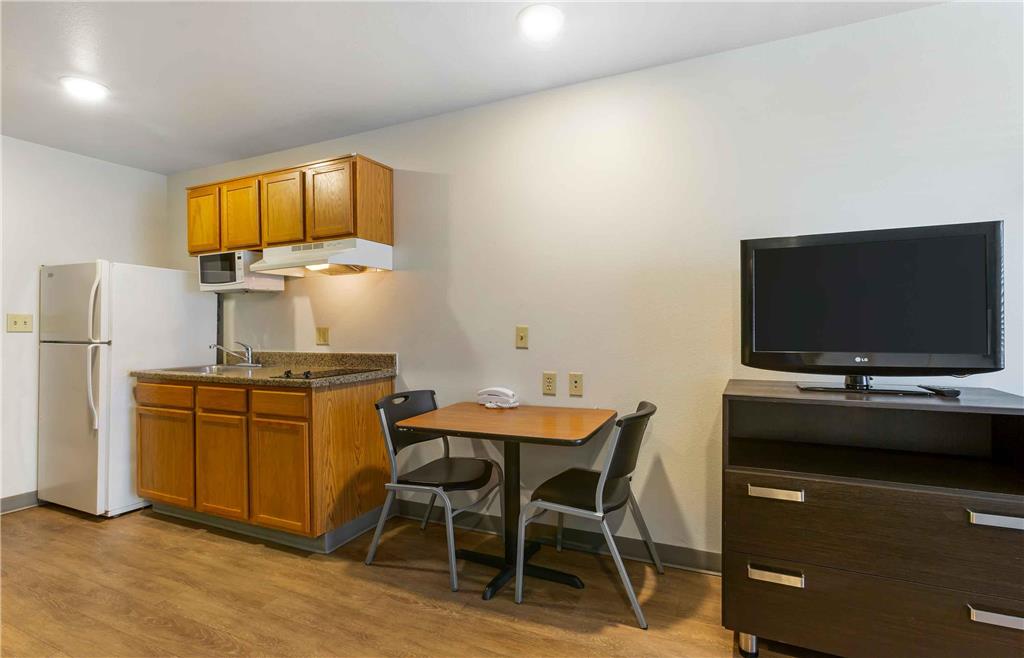 Extended Stay America Select Suites Phoenix North - photo 27