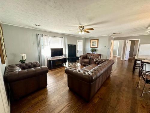 Cottage 17 Lees Ford Marina — 4-Star Luxury Hotel in Ridgetop, United States