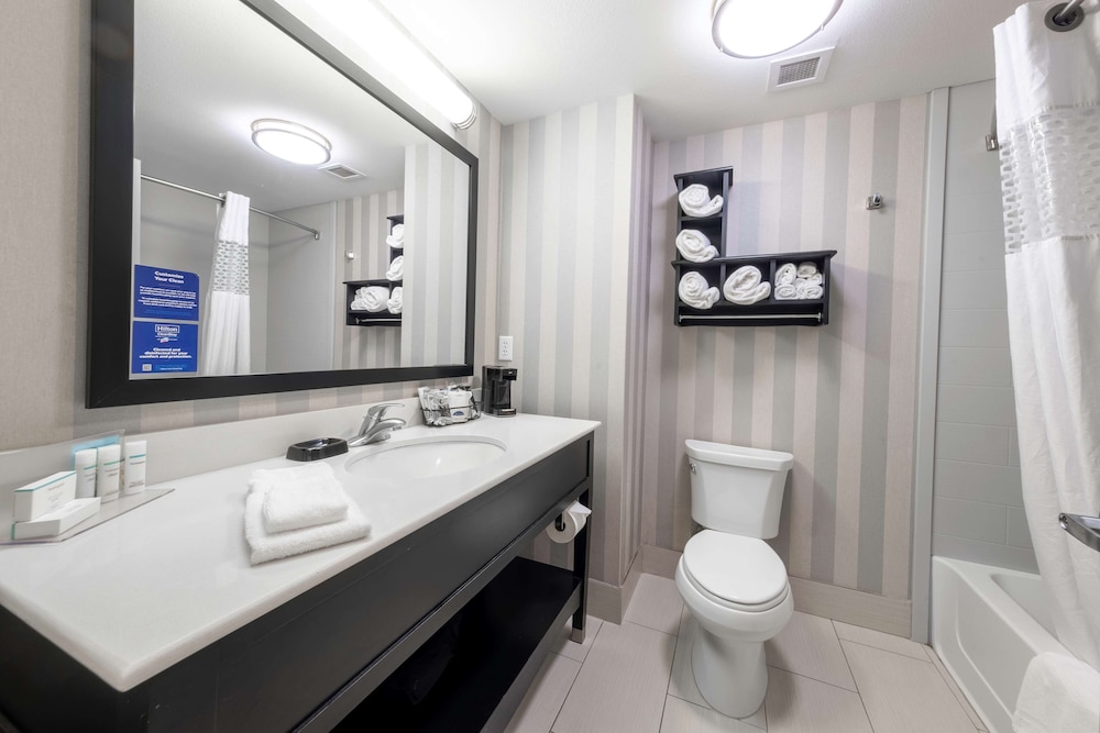 Hampton Inn & Suites DuPont - photo 29