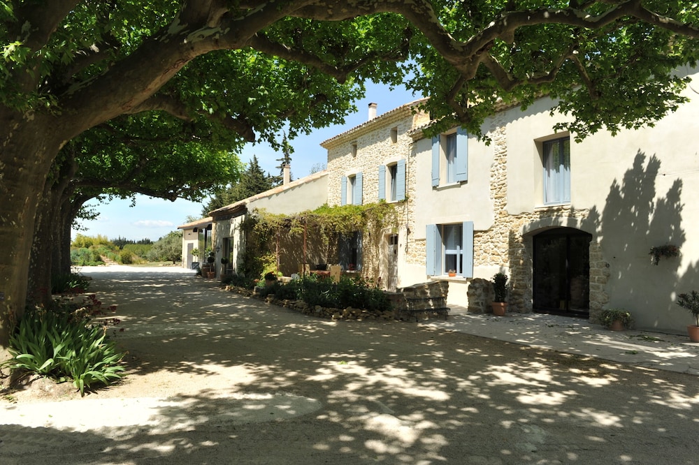 Le Mas Terre des Anges — 4-Star Luxury Hotel in Sarrians, France