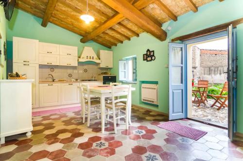 Antica Dimora del Melograno — 4-Star Luxury Hotel in Nurachi, Italy