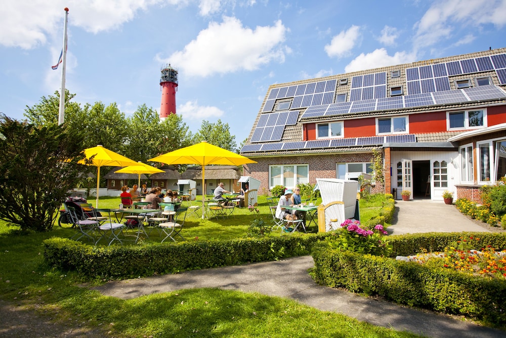 Apartment Hotel Landhaus Leuchtfeuer Pellworm - carbon neutral hotel in Pellworm