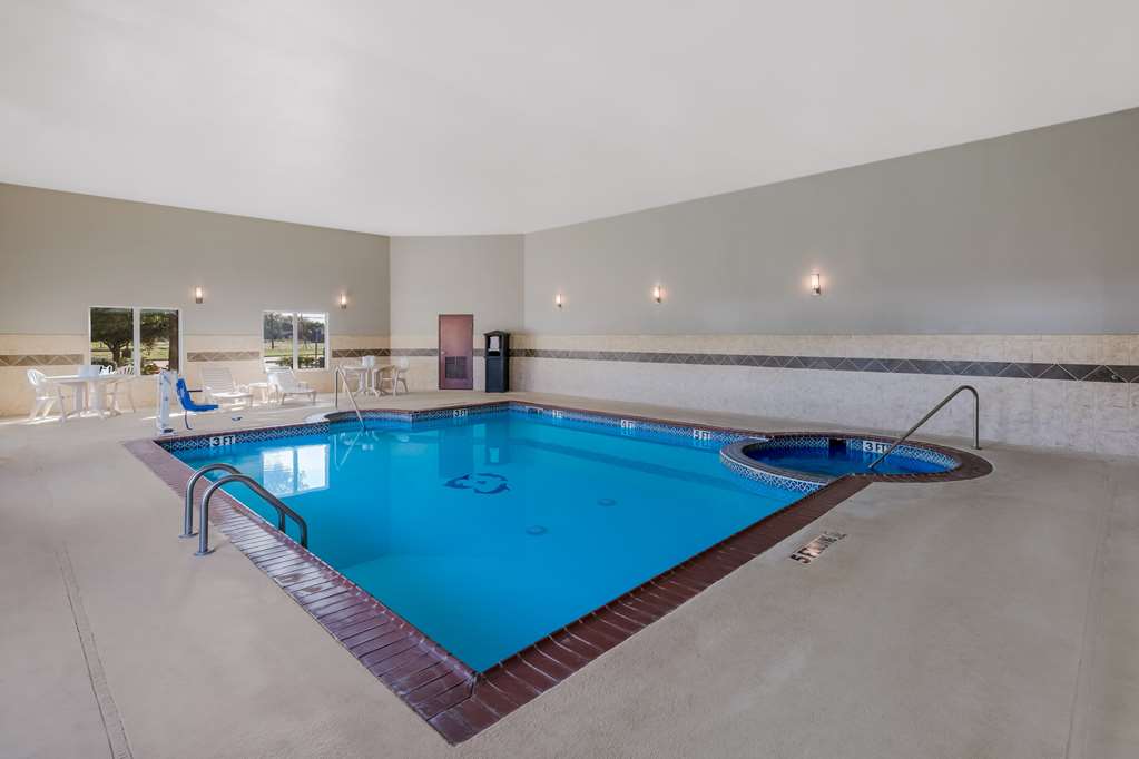 Best Western South Plains Inn & Suites - photo 7