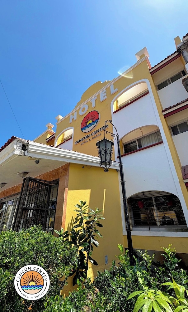 Suites Cancun Center