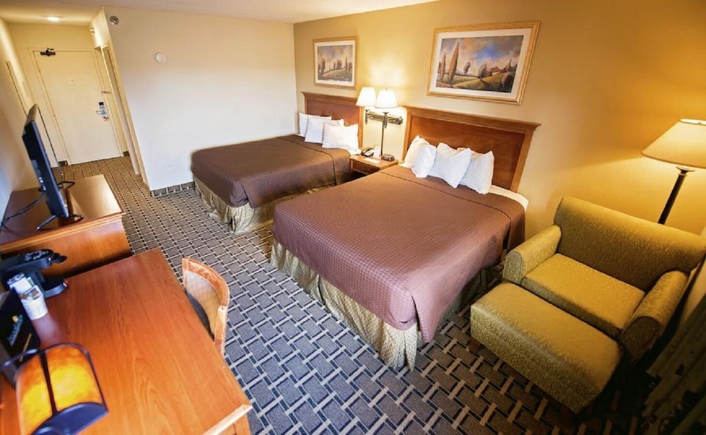 Brookings Inn - photo 3