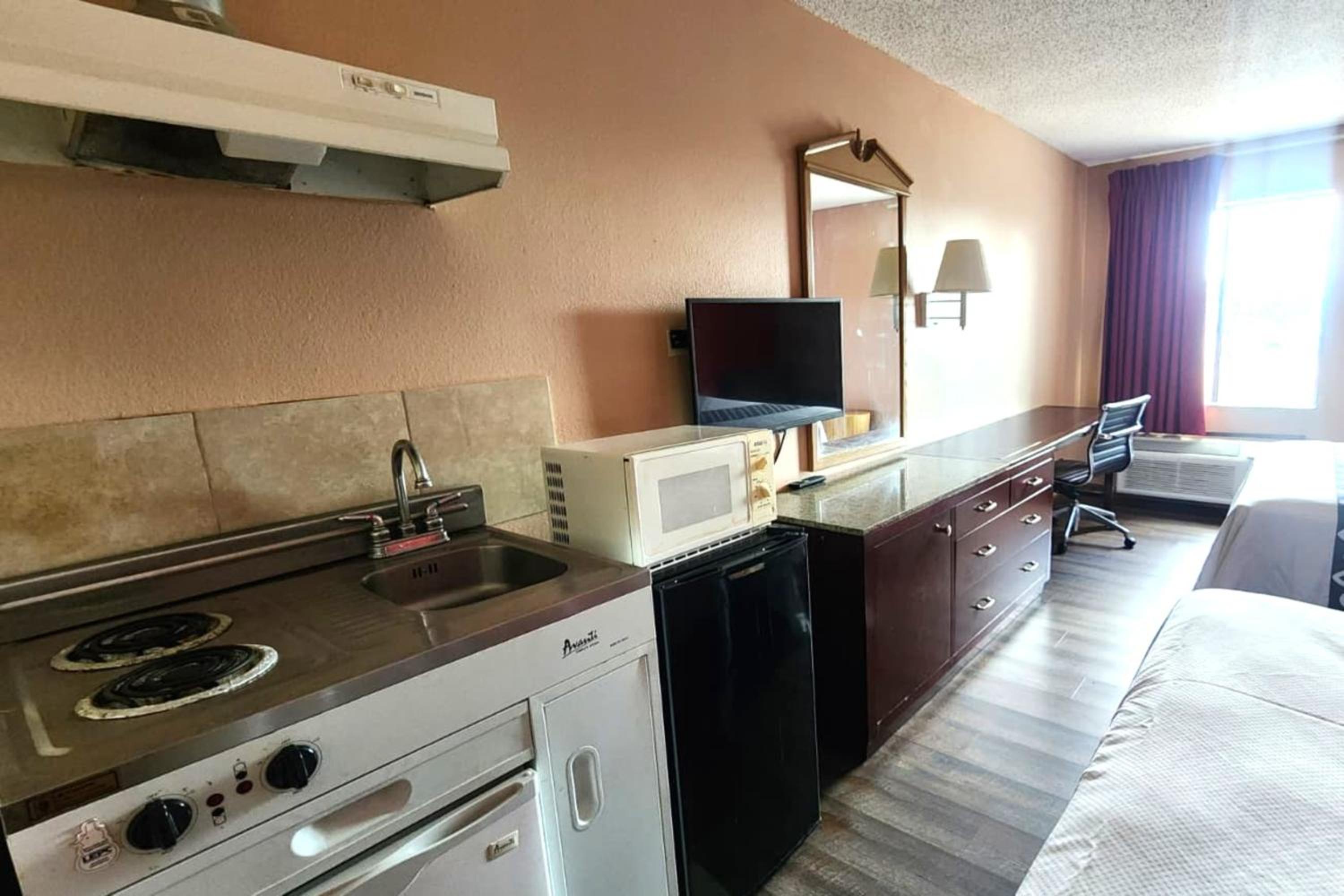 Capital O Fairway Inn Baytown La Porte TX - photo 23
