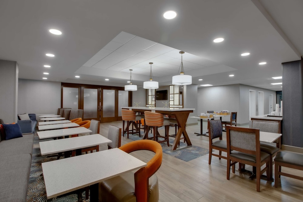 Hampton Inn Birmingham Colonnade 280 - photo 46