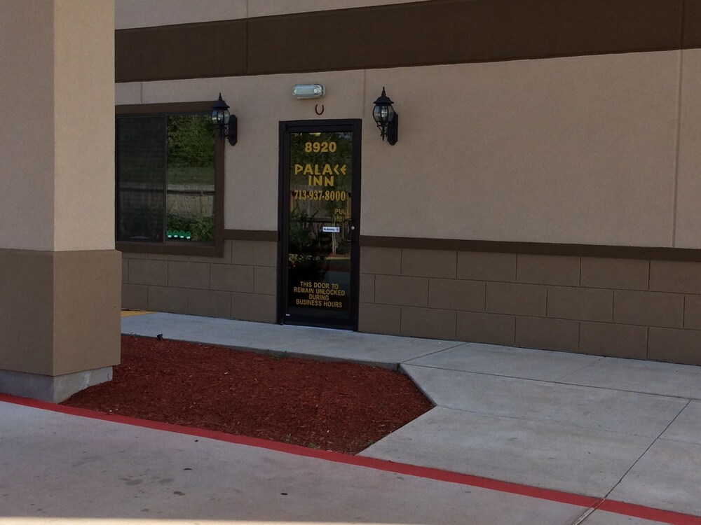 Palace Inn Sam Houston - photo 20