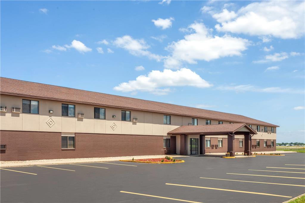 Baymont by Wyndham Oshkosh Airport - photo 2