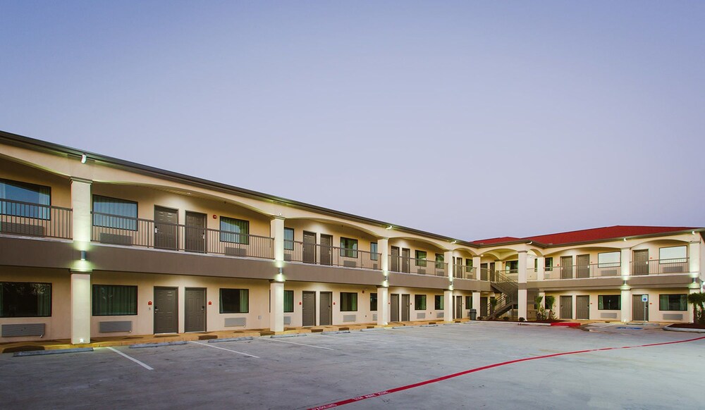 Palace Inn Katy Mills - photo 21